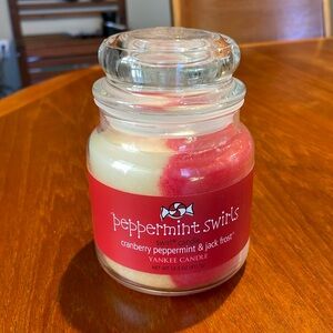 Yankee Candle Peppermint Swirls 2006 14.5 OZ